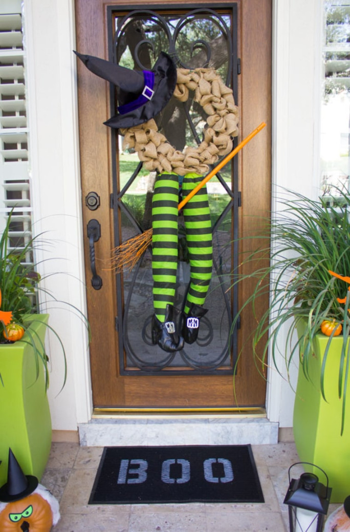 Best Halloween Door Decorations - DIY Halloween Front Door Decor
