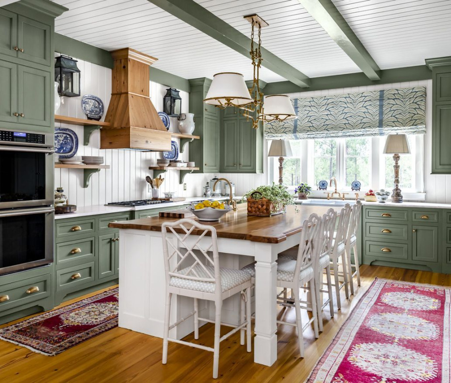 Get Inspired: Farmhouse Kitchen Paint Ideas