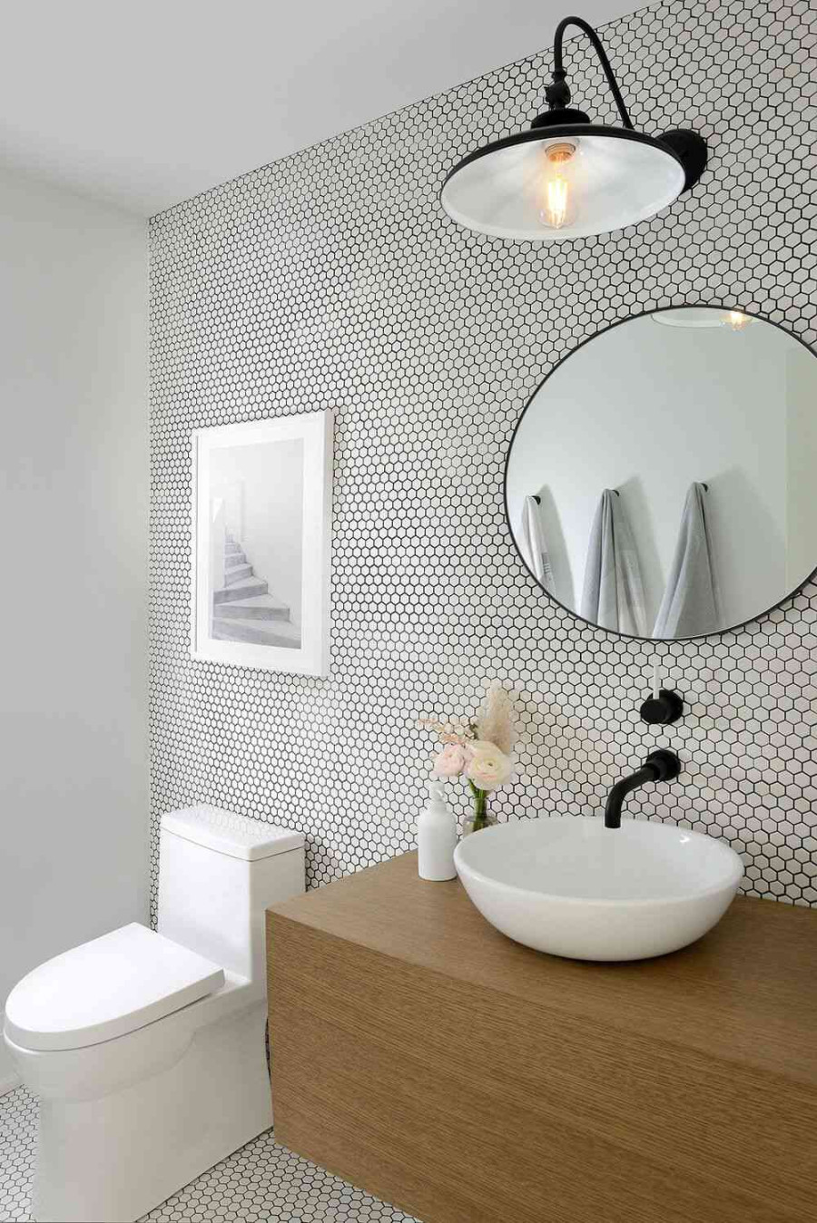 Easy And Stylish Small Bathroom Tile Ideas