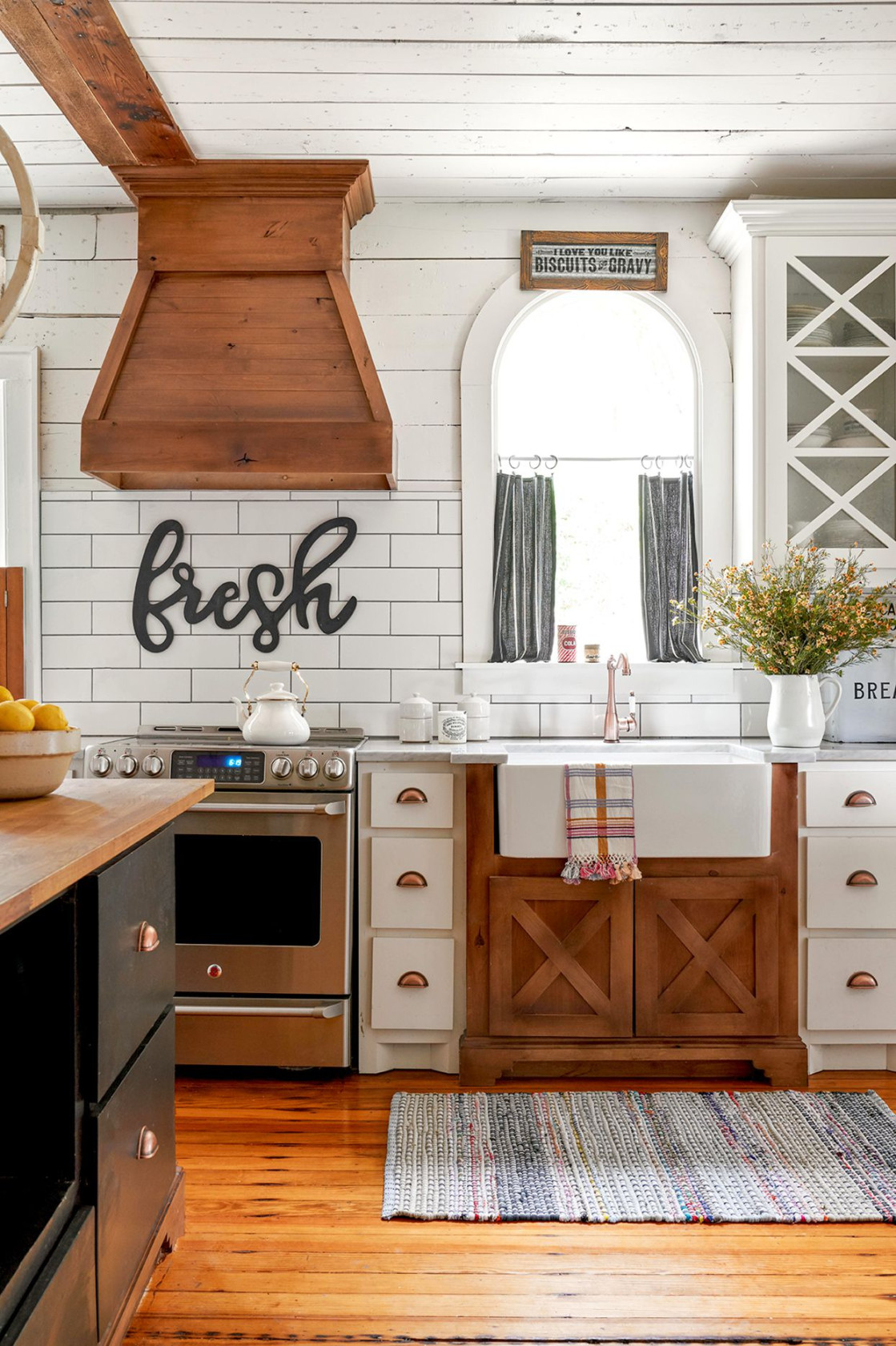 5 Fresh Farmhouse Kitchen Paint Colors To Try