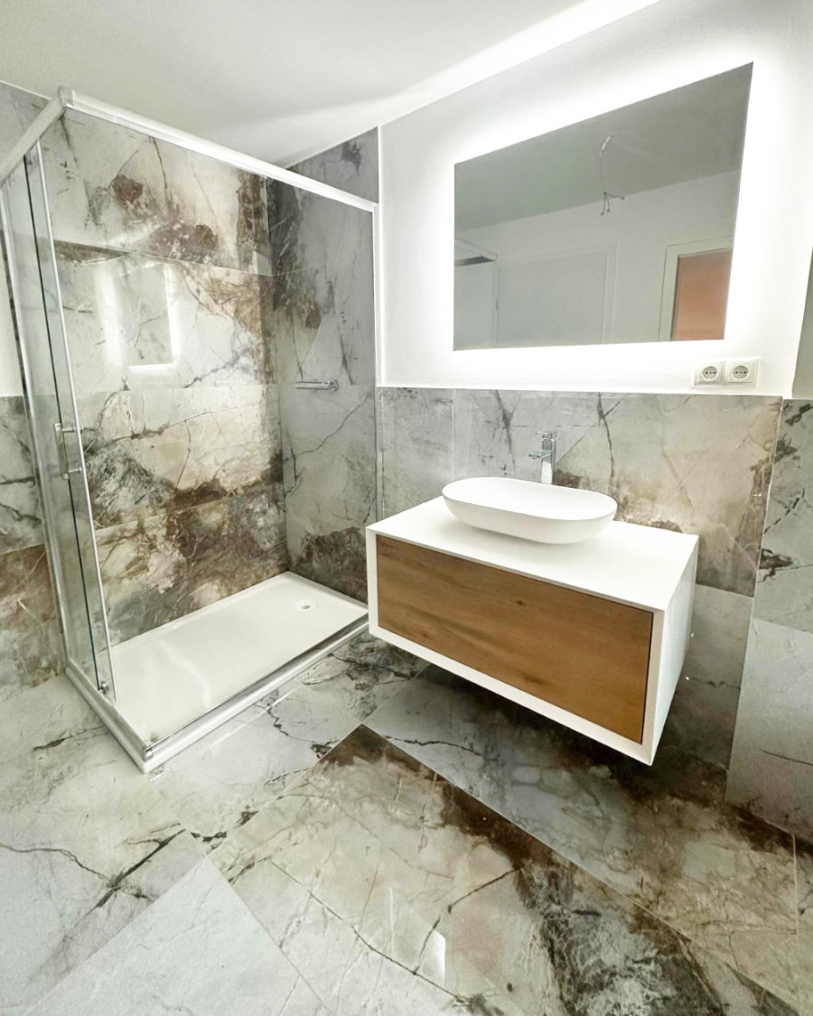 Natural Stone Effect Tiles Bathroom Polished x cm  Hard Gold
