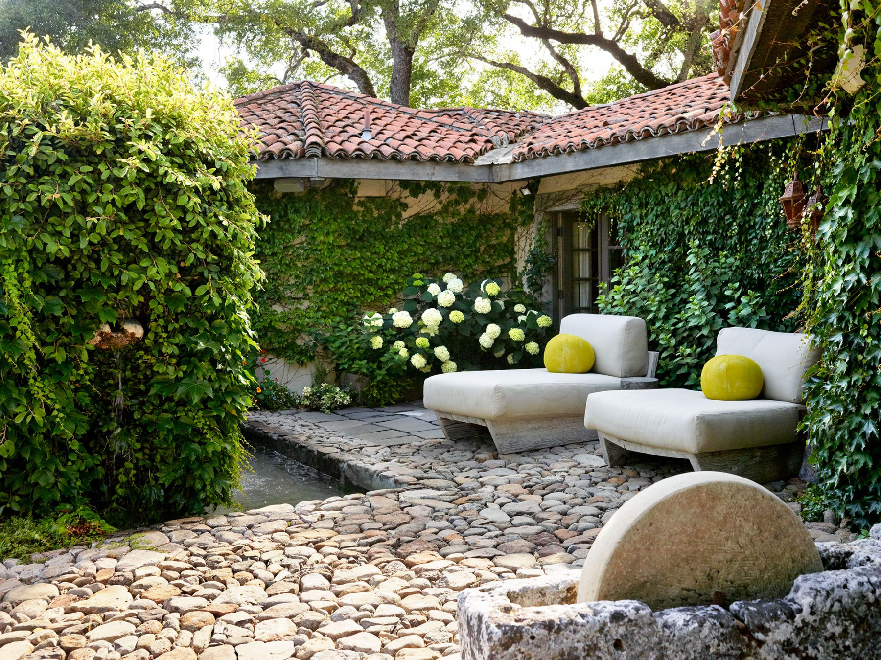 Awesome Small Backyard Ideas For A Stylish Outdoor Space