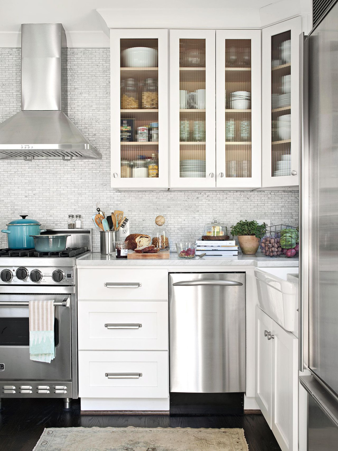 Update the Look of Your Kitchen with These DIY Glass Door Cabinets