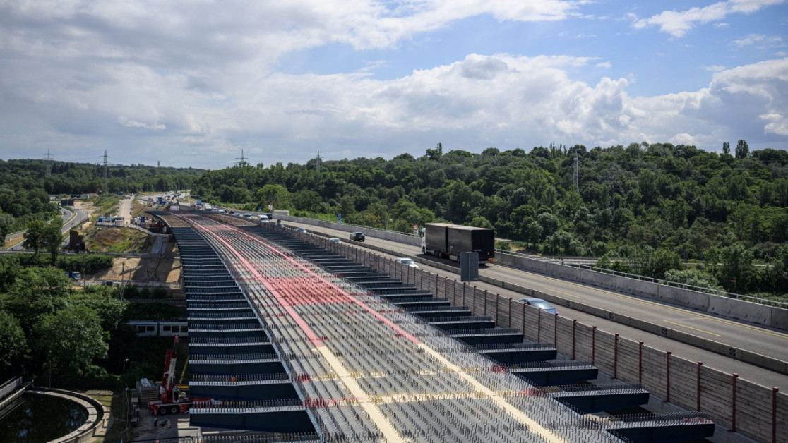 image.title A bei Wiesbaden: Salzbachtalbrücke nach Erdrutsch wieder gesperrt image